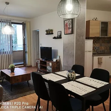 Apartment Sea Garden Idm